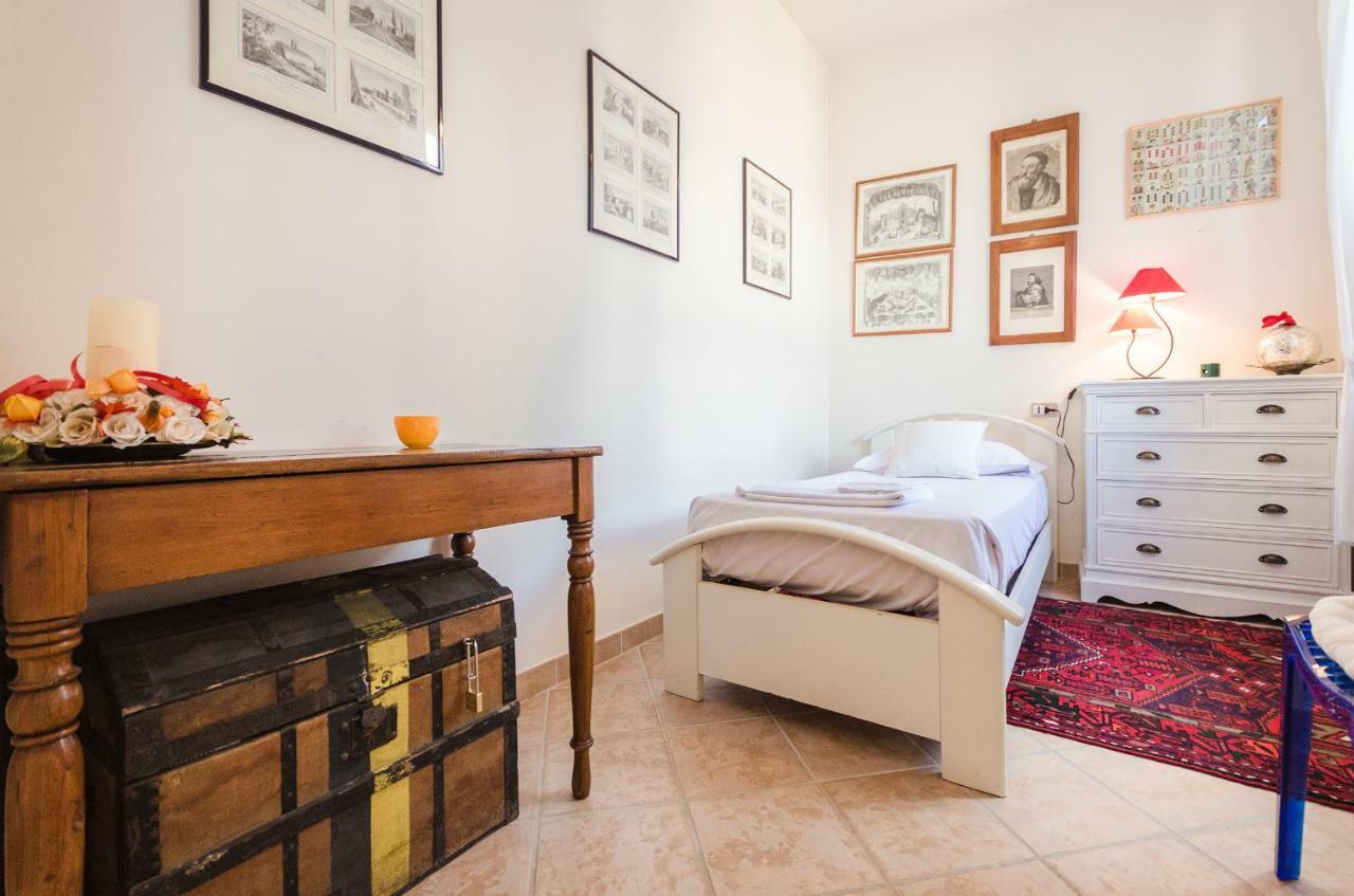Lupari Apartment, Palazzo Storico Sotto Le Due Torri โบโลญญา ภายนอก รูปภาพ