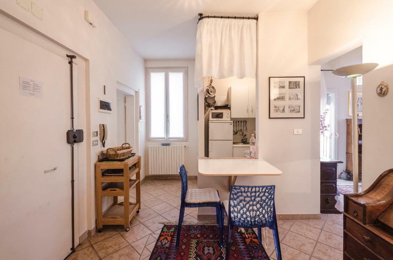 Lupari Apartment, Palazzo Storico Sotto Le Due Torri โบโลญญา ภายนอก รูปภาพ